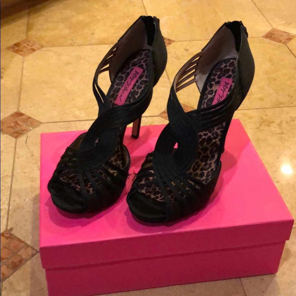 Betsey Johnson black heels